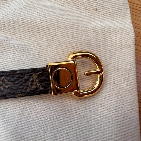 Louis Vuitton Monogram Fasten Your LV Bracelet - Picture 8 of 11